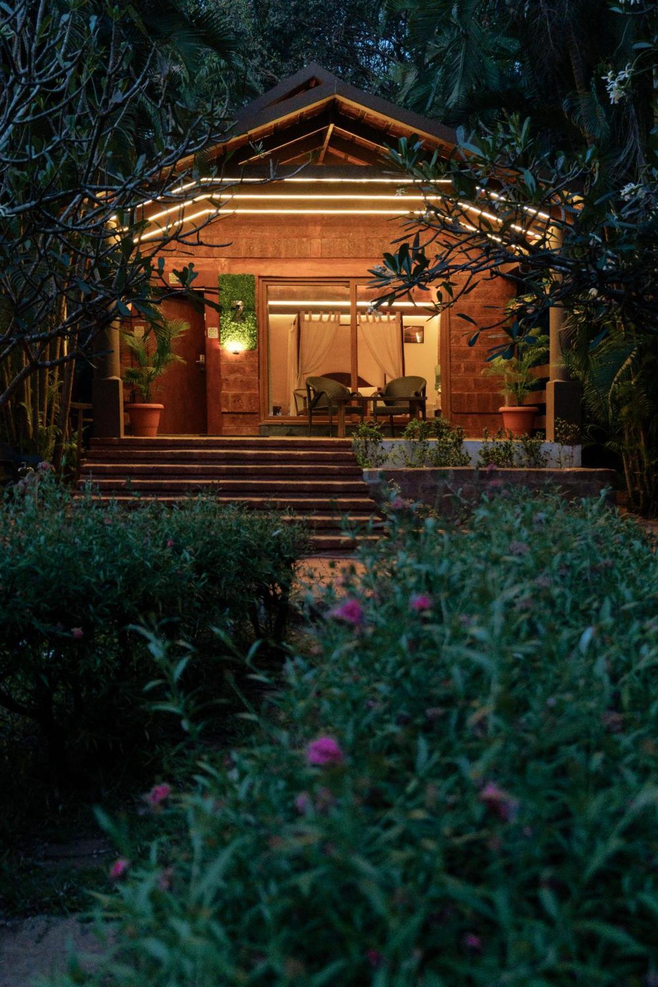 Sai Vishram Beach Resort Bainduru 外观 照片