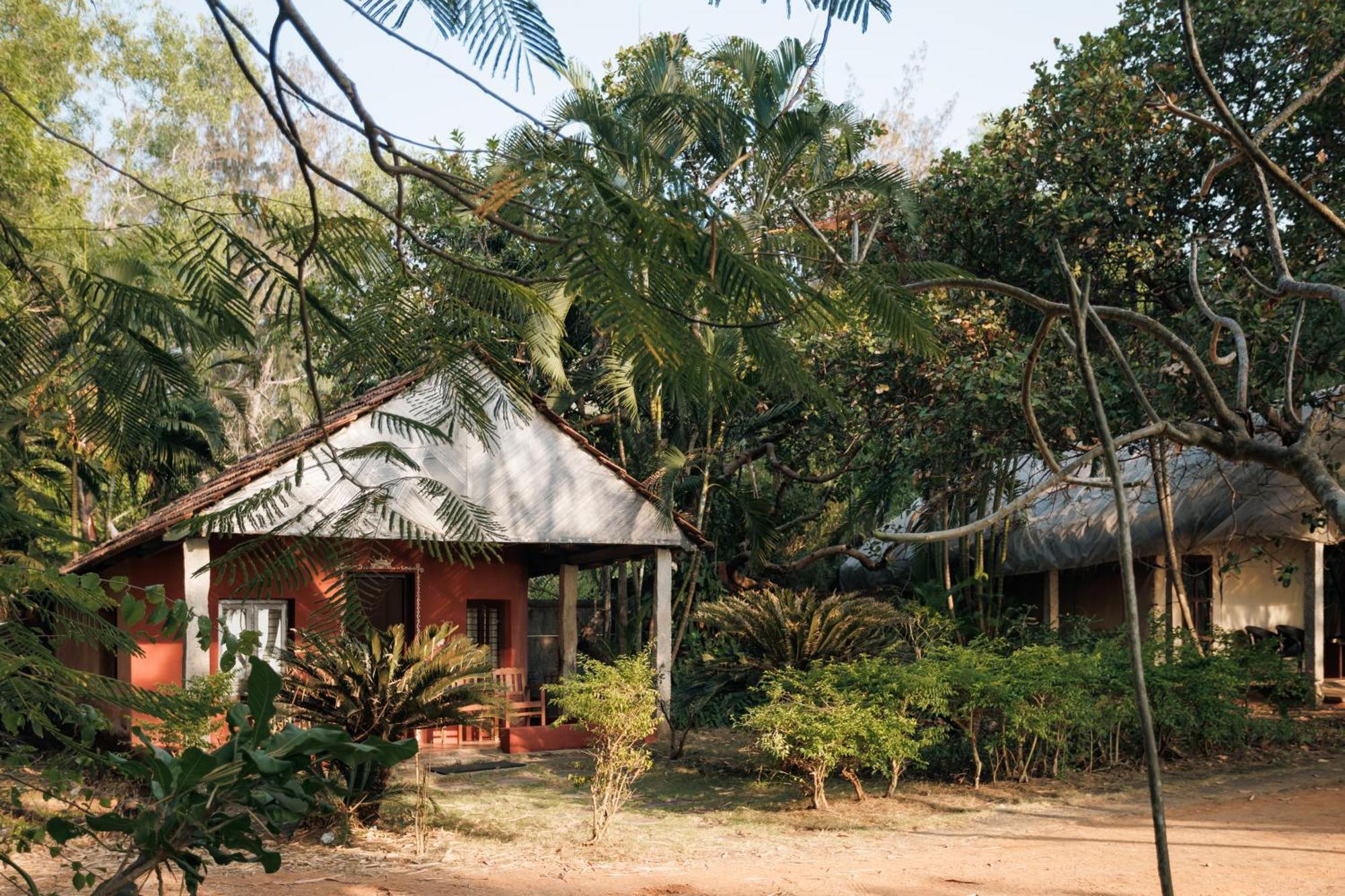 Sai Vishram Beach Resort Bainduru 外观 照片